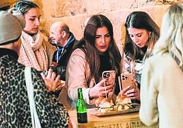 Los participantes podrán disfrutar del patrimonio cultural a la vez que hacen paradas gastronómicas.