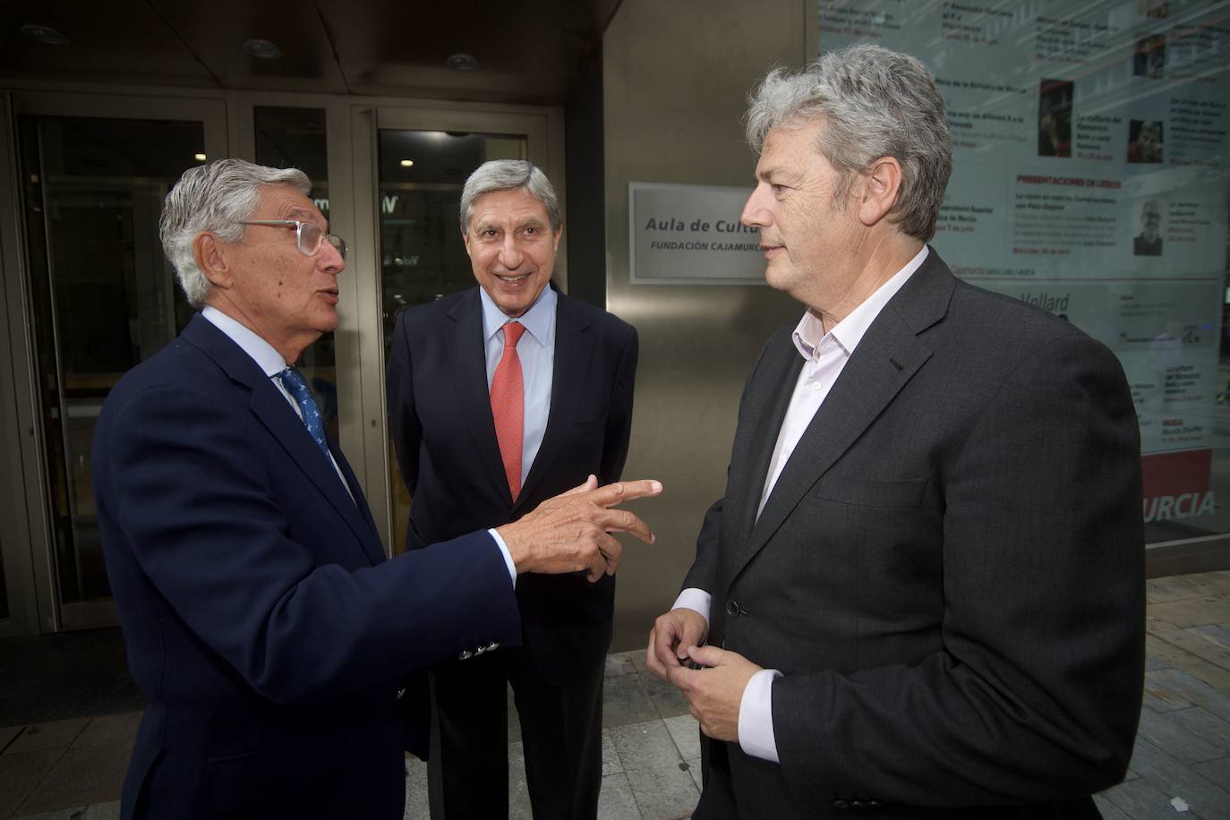 José Luis García Delgado en el Aula de Cultura de LA VERDAD