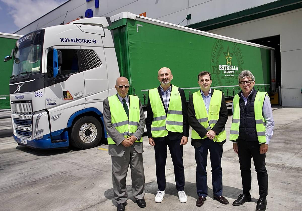 Nuevos camiones de la compañía.