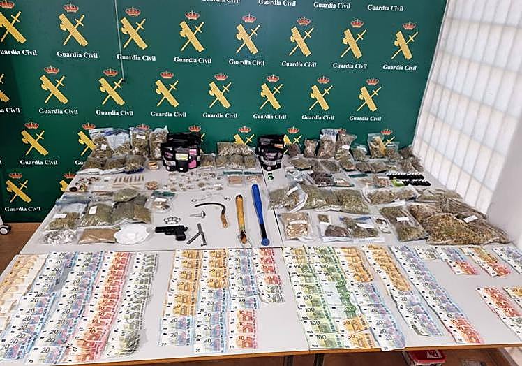 Dinero y droga incautadas