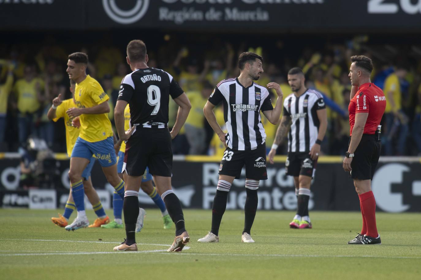 La derrota el Cartagena frente a Las Palmas, en imágenes