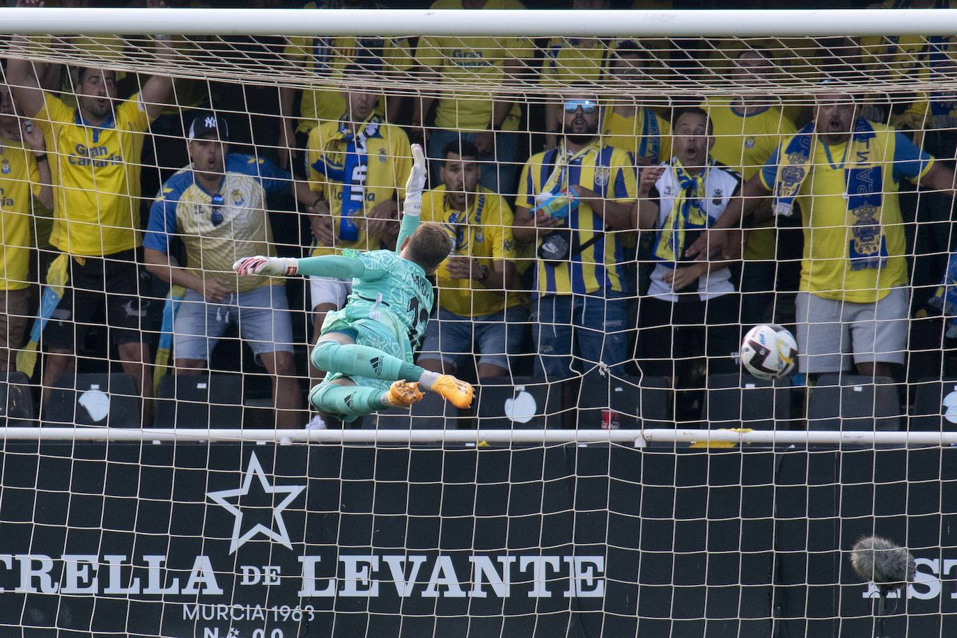 La derrota el Cartagena frente a Las Palmas, en imágenes