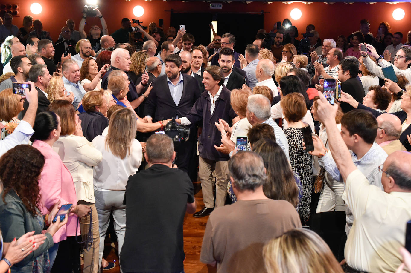 El mitin de Aznar, Miras y Ballesta en Murcia, en imágenes