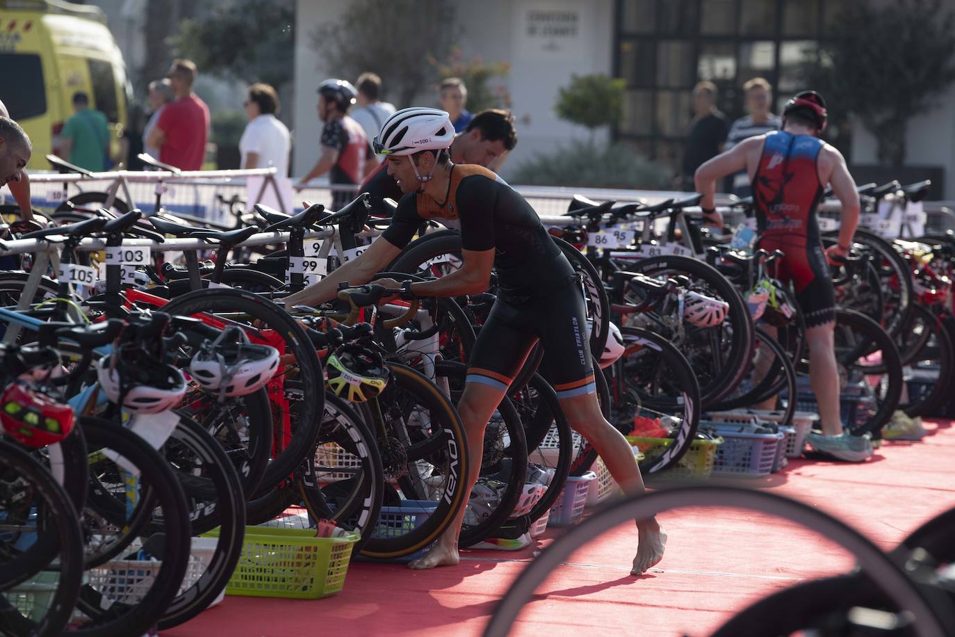 El XVI Triatlón Ciudad de Cartagena SERTRI, en imágenes