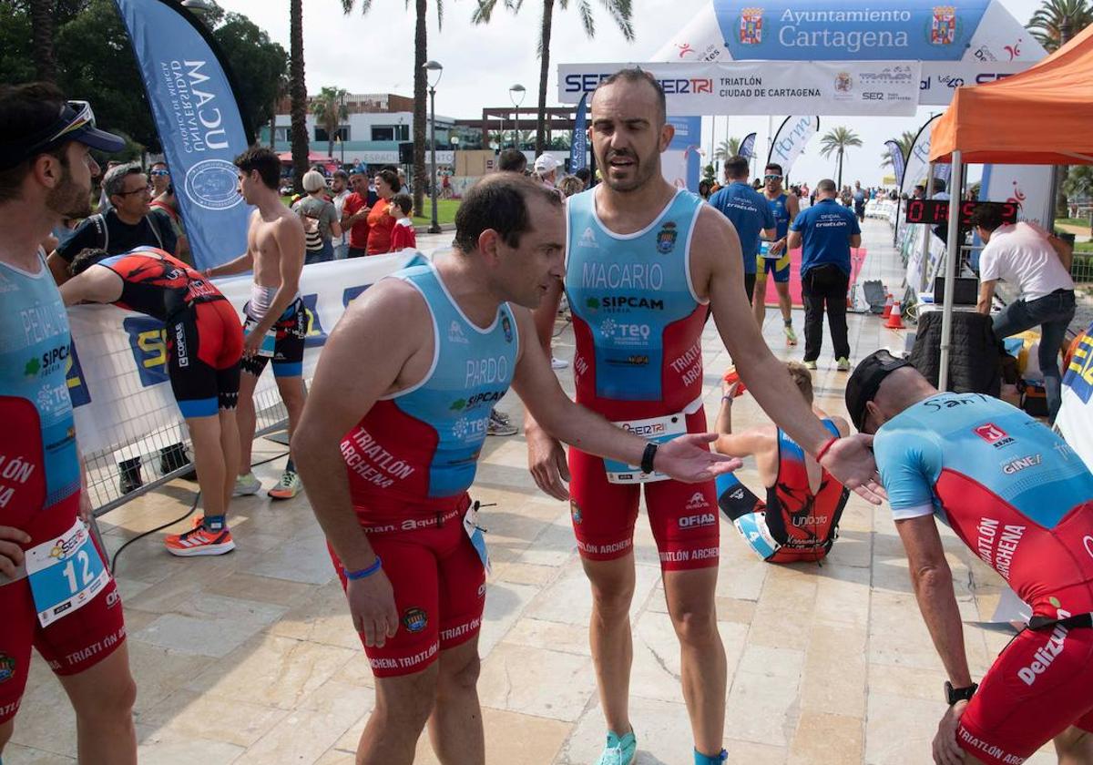 El XVI Triatlón Ciudad de Cartagena SERTRI, en imágenes