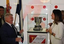 Pepe Vélez, este lunes en Águilas junto con Mari Carmen Moreno.