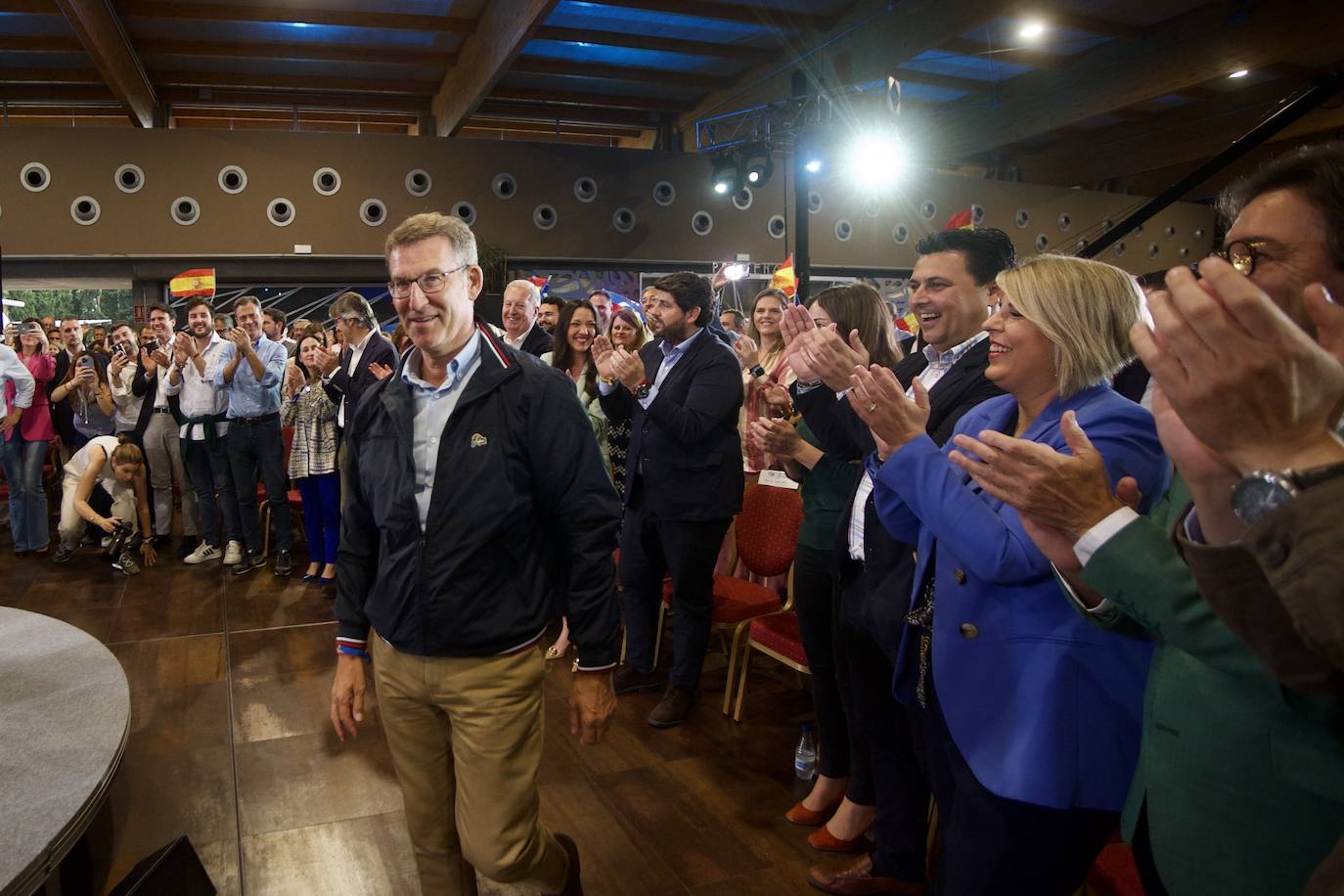 Las imágenes del mitin de Feijóo en Murcia