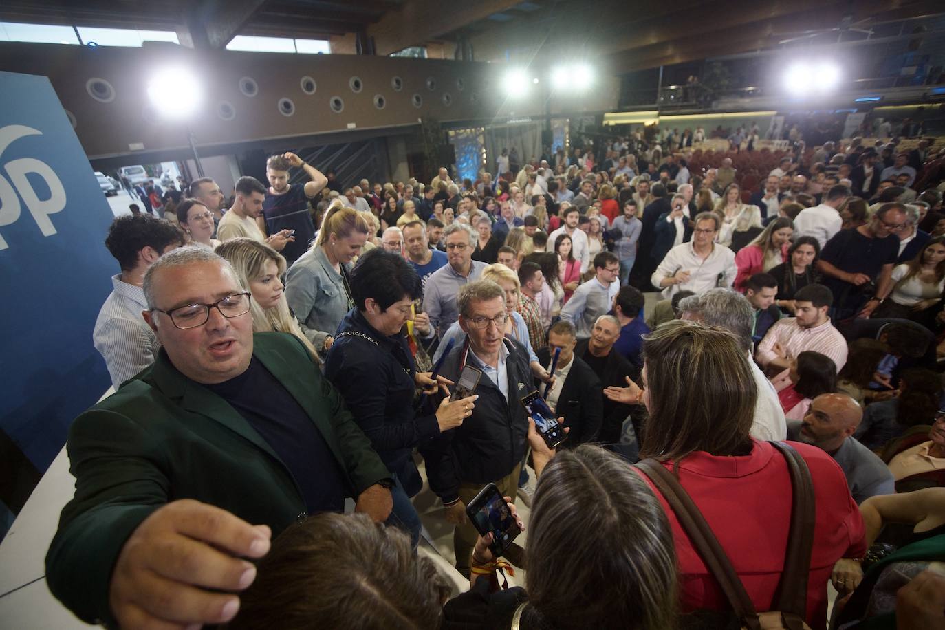 Las imágenes del mitin de Feijóo en Murcia