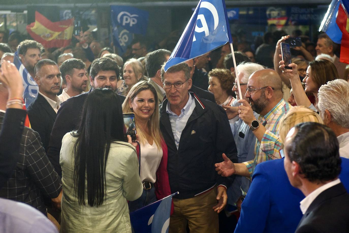 Las imágenes del mitin de Feijóo en Murcia