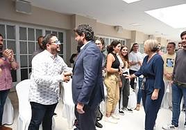 López Miras durante el encuentro con jóvenes en Cartagena, este jueves.