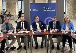 José Ballesta, este viernes, en una reunión del PP con representantes del sector de las nuevas tecnologías de la Región.