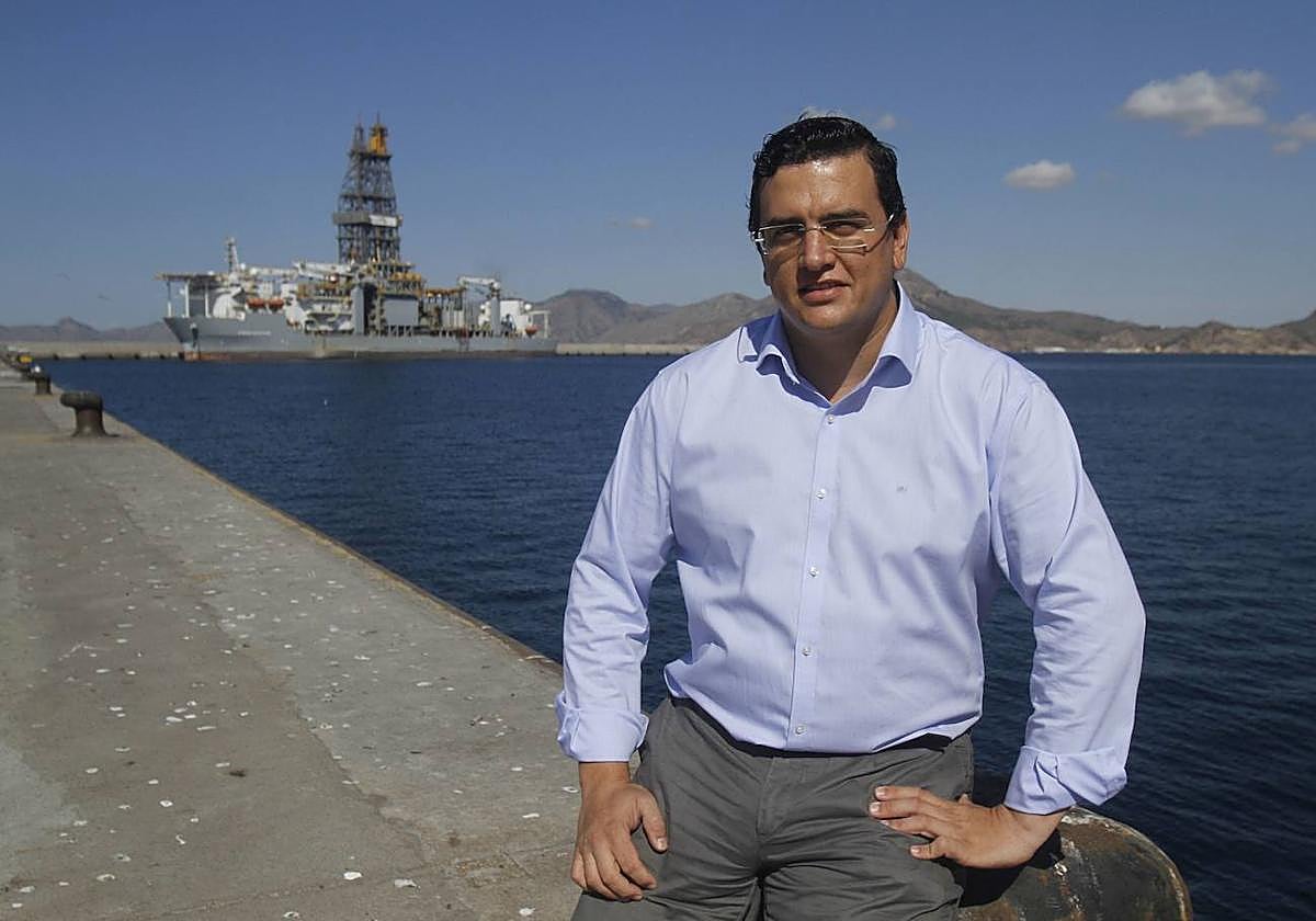 José María Gómez Fuster en una foto hecha en 2017 en el Puerto de Escombreras de Cartagena.
