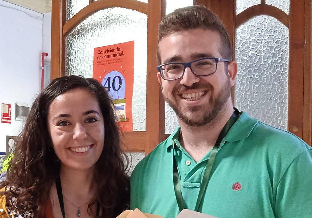 Helena Vidal, candidata a la presidencia de la Comunidad por Más Región-Equo Verdes junto a Mario Jiménez, candidato a la alcaldía de Murcia.