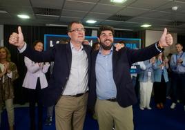 Ballesta y López Miras celebran su victoria, tras conocer el resultados de las elecciones de este domingo.