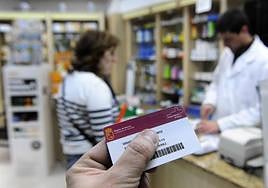 Imagen de archivo de una tarjeta sanitaria del Servicio Murciano de Salud.