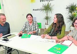 Los miembros de Más Región Equo Óscar Urralburu, Adolfina Hervás, Helena Vidal y Mª José Campillo.