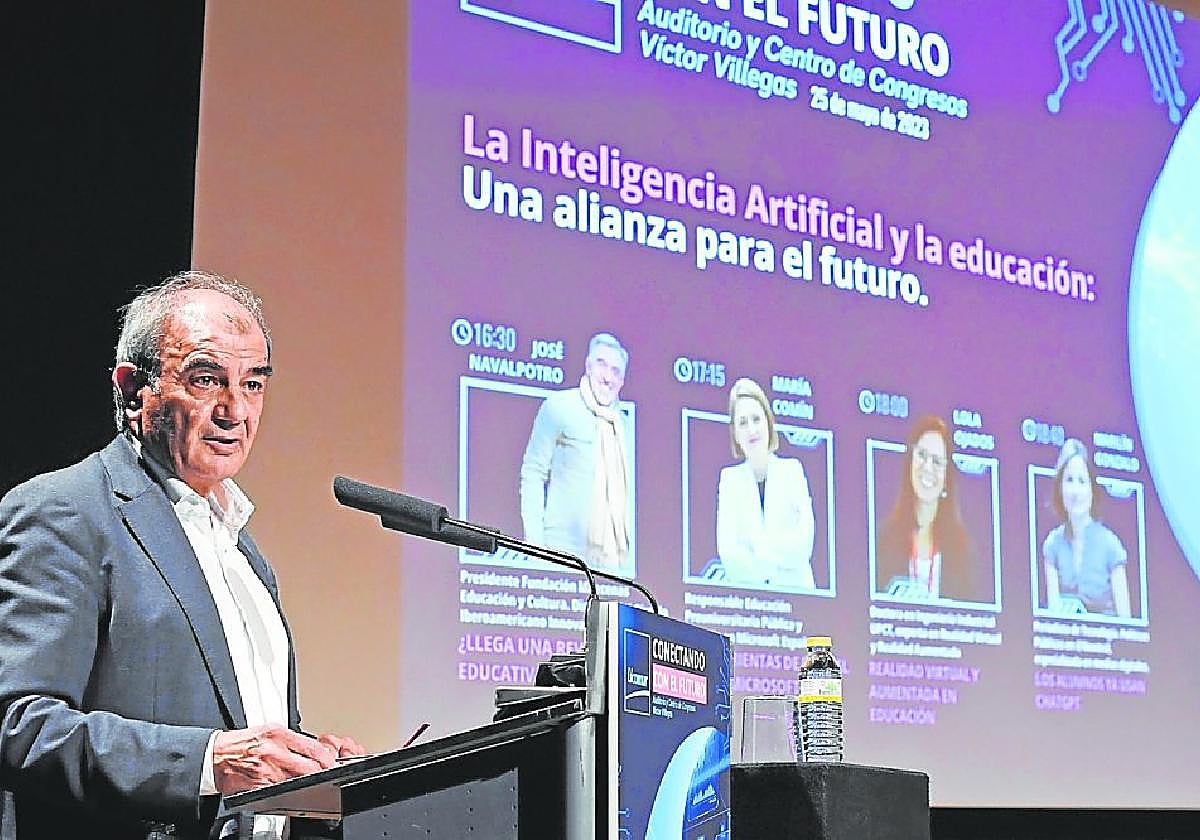 El presidente de Ucomur y Ucoerm, Juan Antonio Pedreño, durante la apertura de las jornadas.