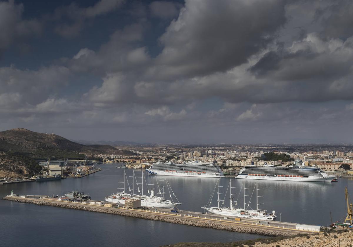 Junio traerá a Cartagena 15.000 cruceristas a bordo de 11 buques que impulsan al destino como puerto clave en el Mediterráneo