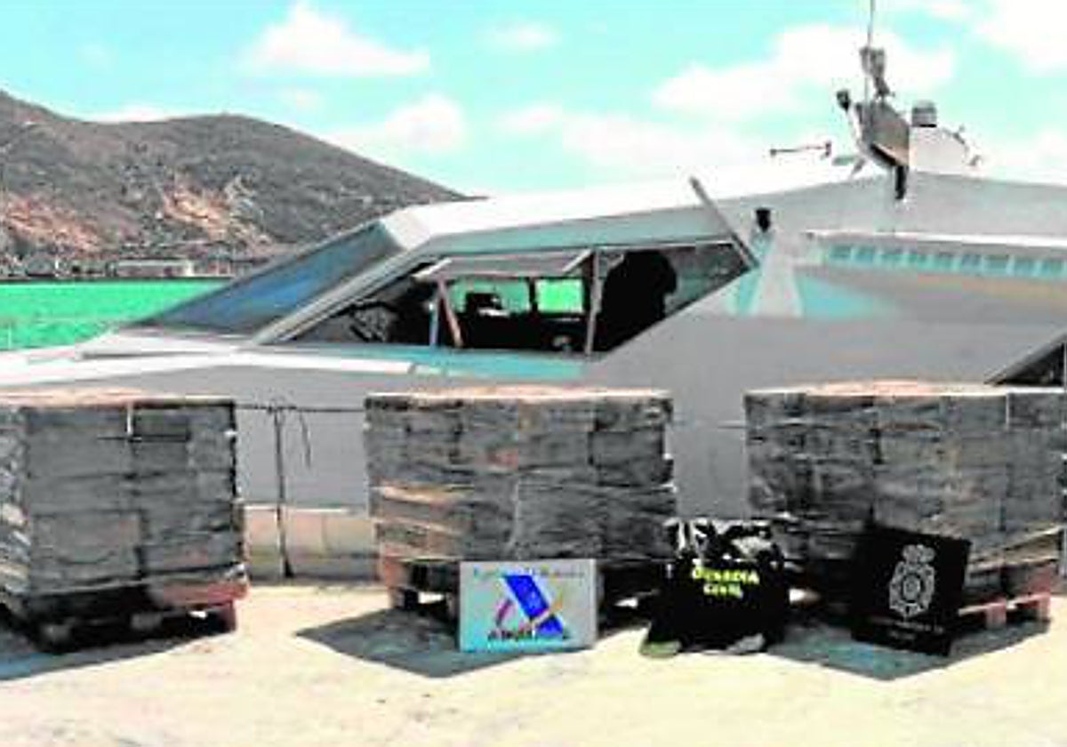 El 'narcoyate', con base en el puerto de Mazarrón, que ocultaba casi 4.000 kilos de hachís