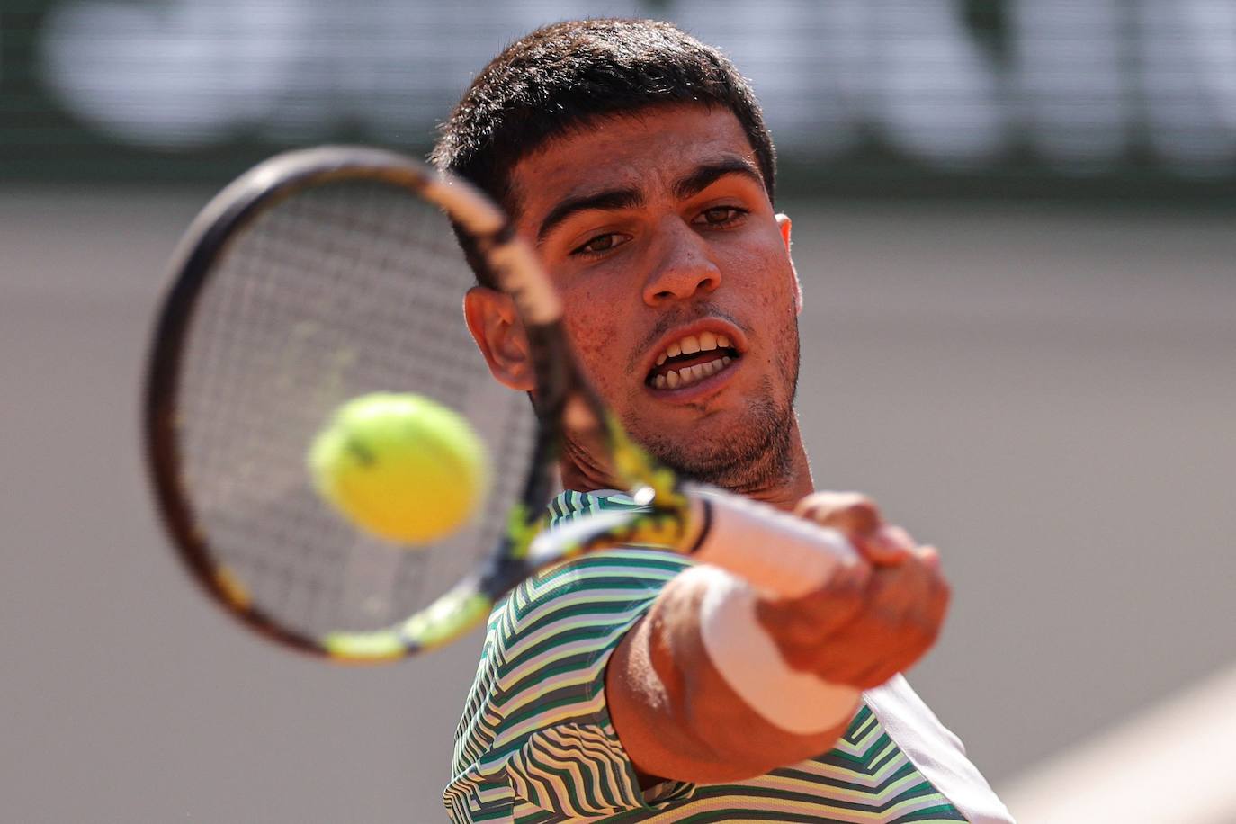 Carlos Alcaraz vence a Taro Daniel en Roland Garros