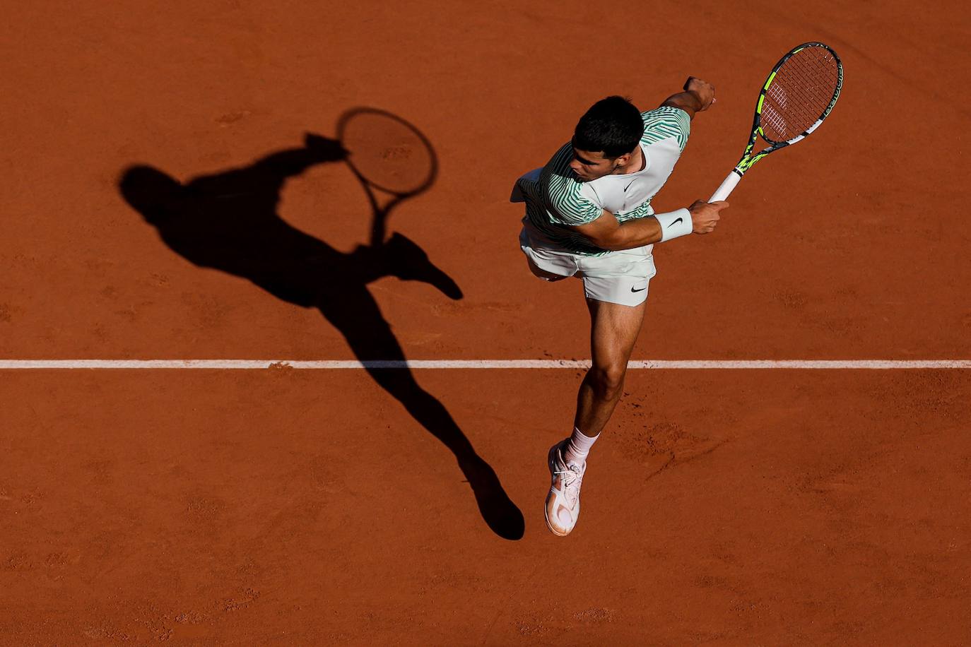 Carlos Alcaraz vence a Taro Daniel en Roland Garros