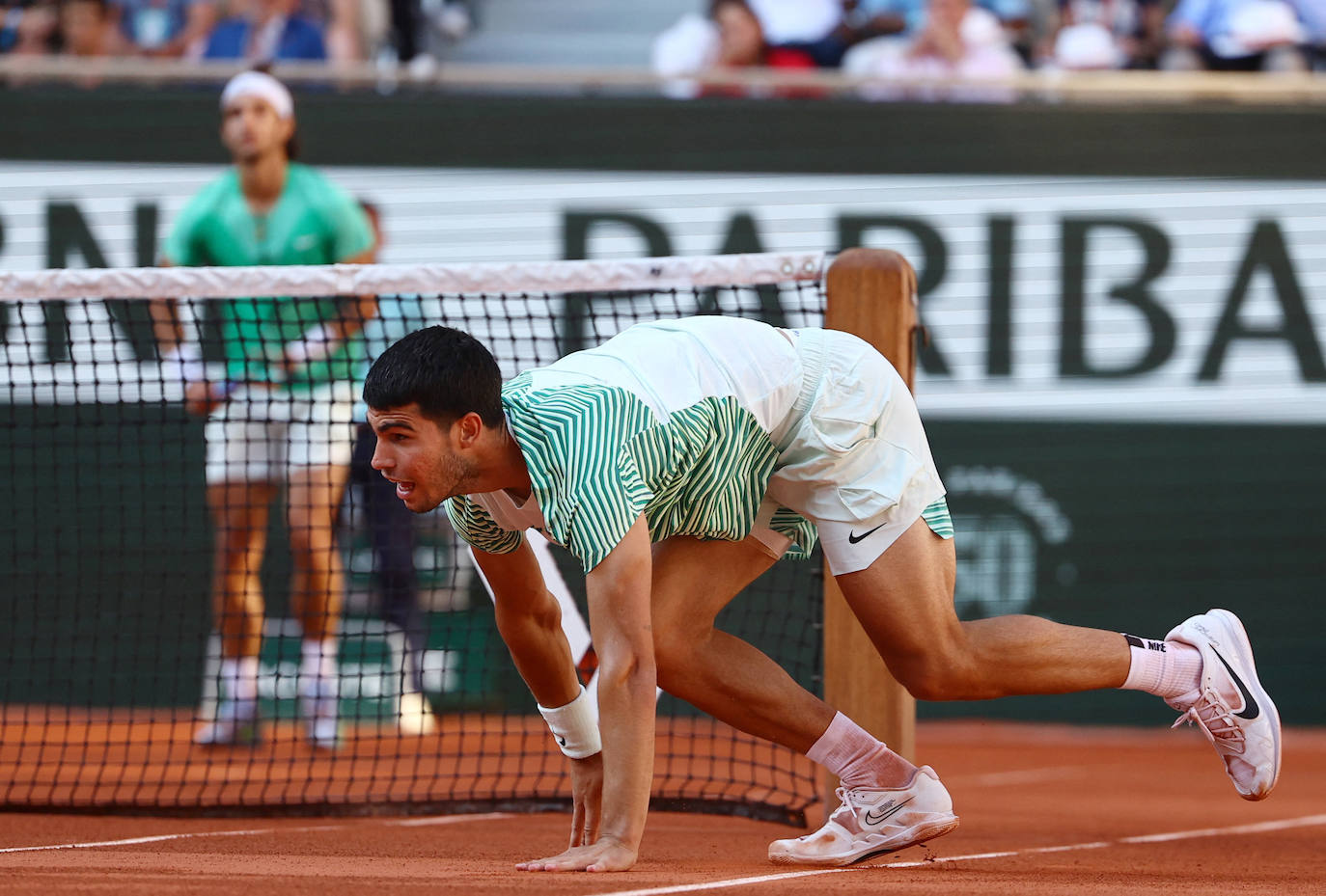 Alcaraz vence a Musetti en Roland Garros