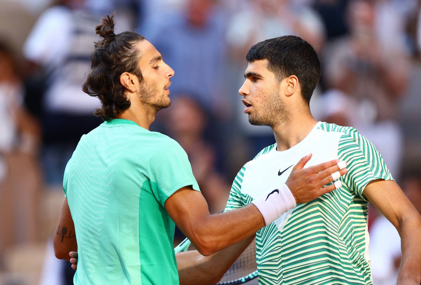 Alcaraz vence a Musetti en Roland Garros