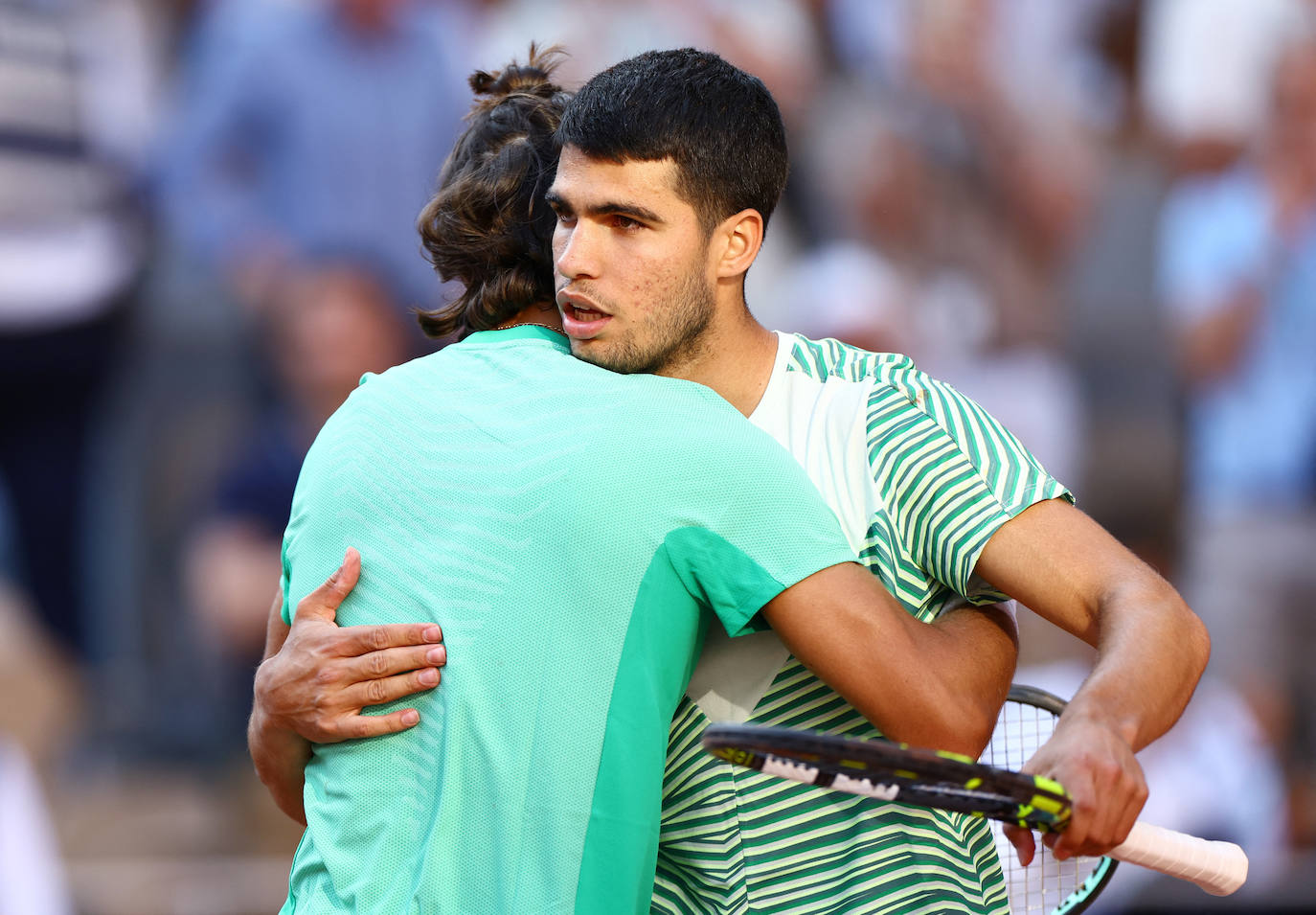 Alcaraz vence a Musetti en Roland Garros