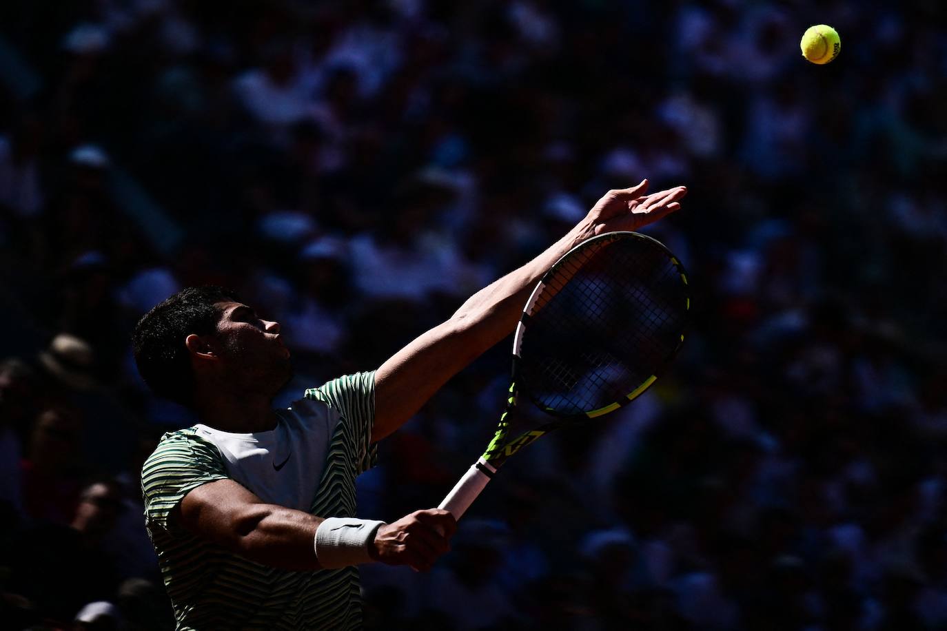 Alcaraz vence a Musetti en Roland Garros