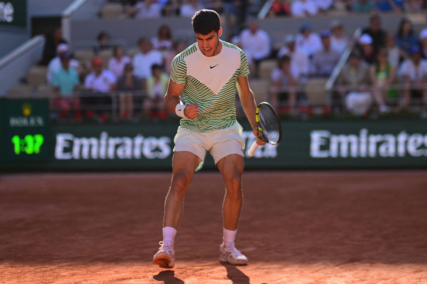 Alcaraz vence a Musetti en Roland Garros