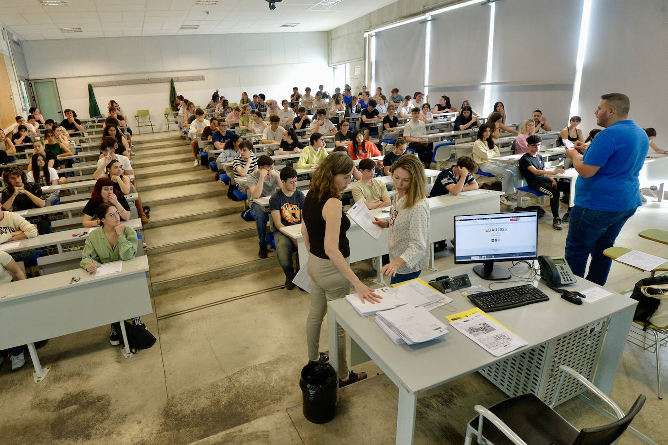 Primer día de la Ebau en el Campus de Espinardo.