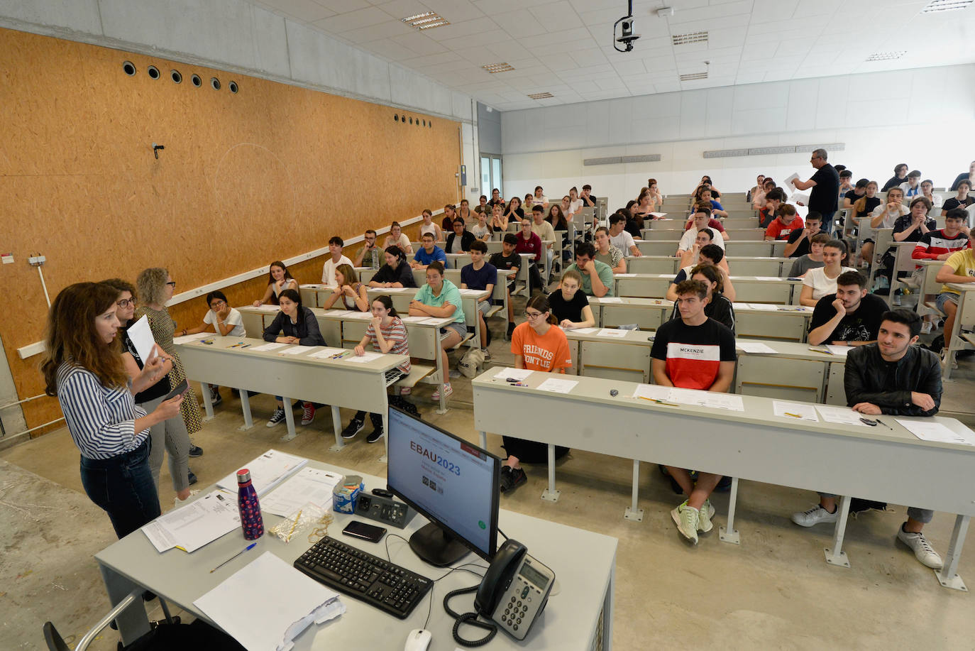 Primer día de la Ebau en el Campus de Espinardo.