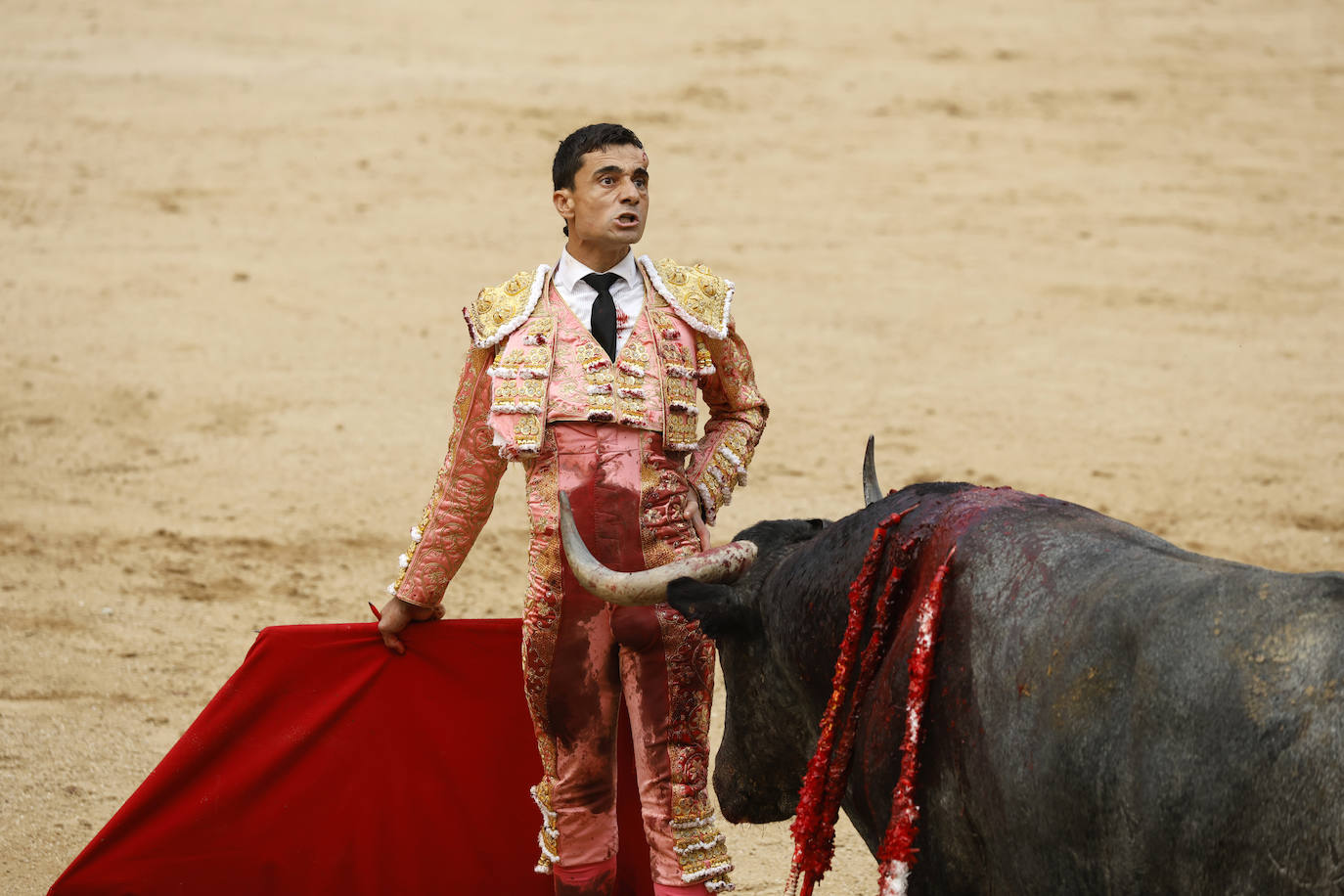 La corrida de Paco Ureña en la Feria de San Isidro en Las Ventas, en imágenes