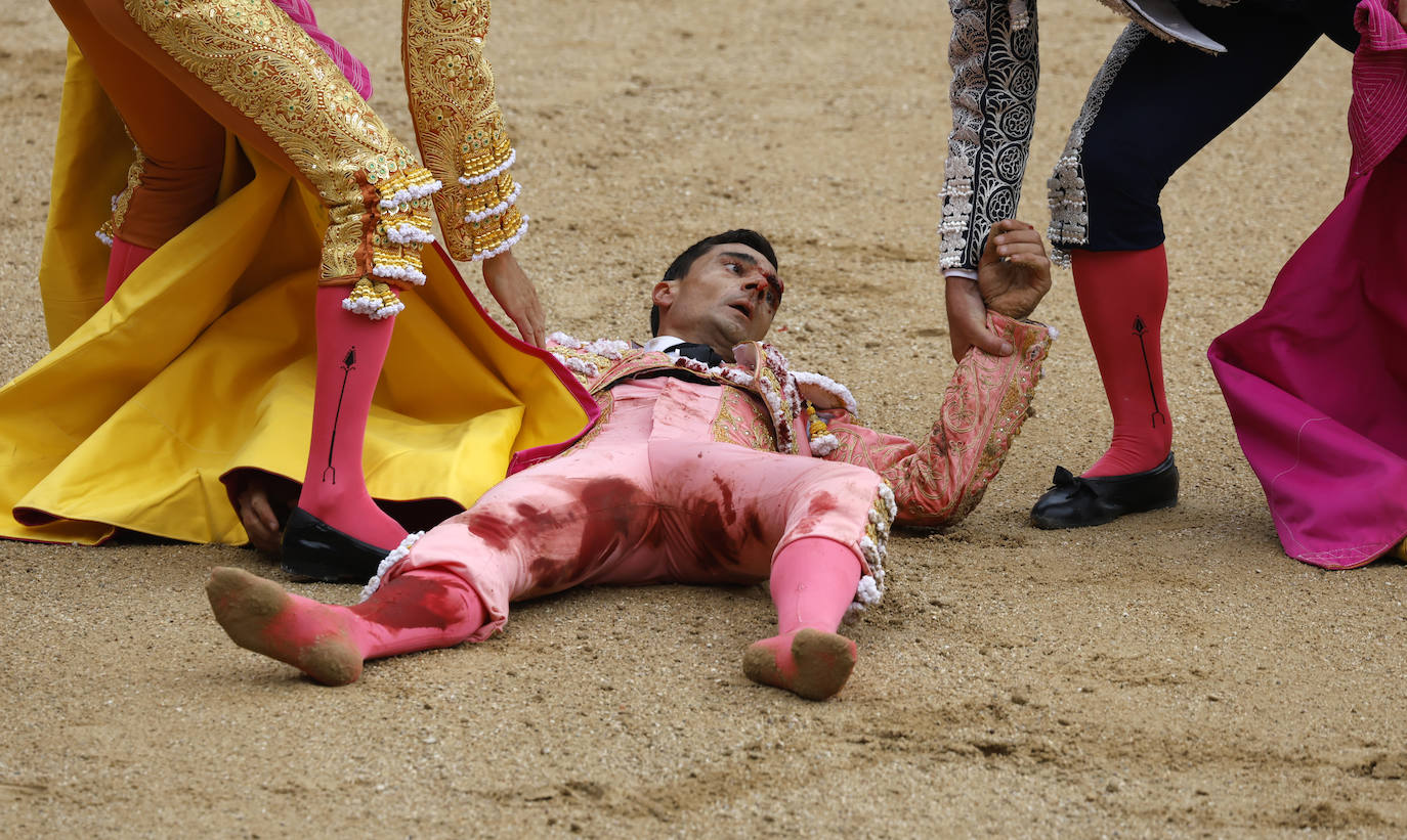 La corrida de Paco Ureña en la Feria de San Isidro en Las Ventas, en imágenes