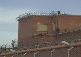 Una de las torres de la prisión de Sangonera La Verde en una fotografía de archivo.