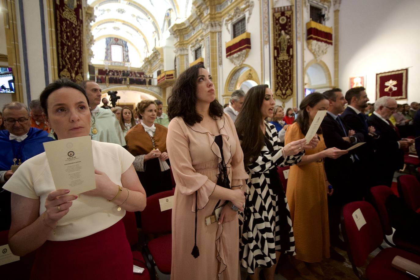 El acto de la UCAM por el día de San Antonio, en imágenes