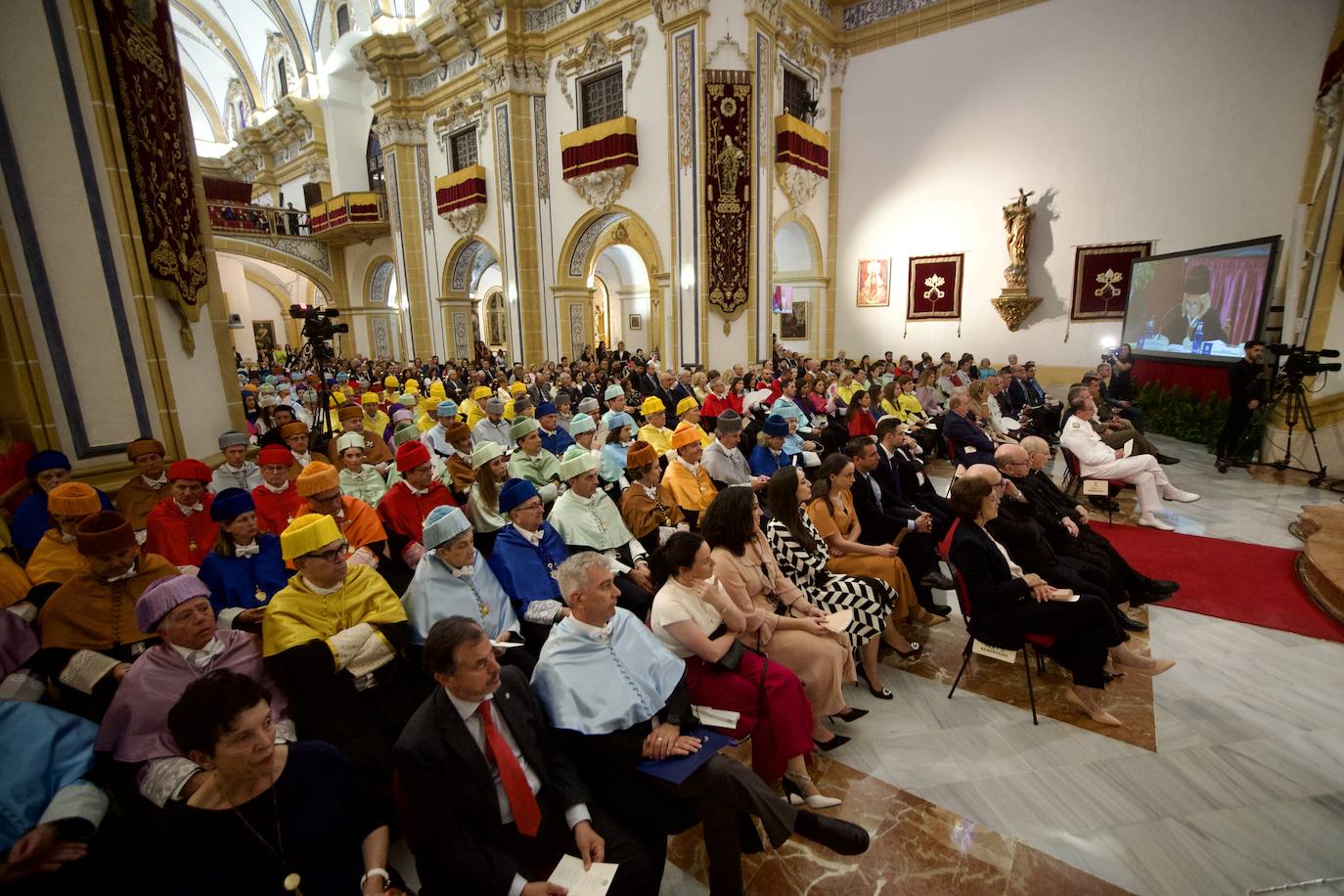 El acto de la UCAM por el día de San Antonio, en imágenes