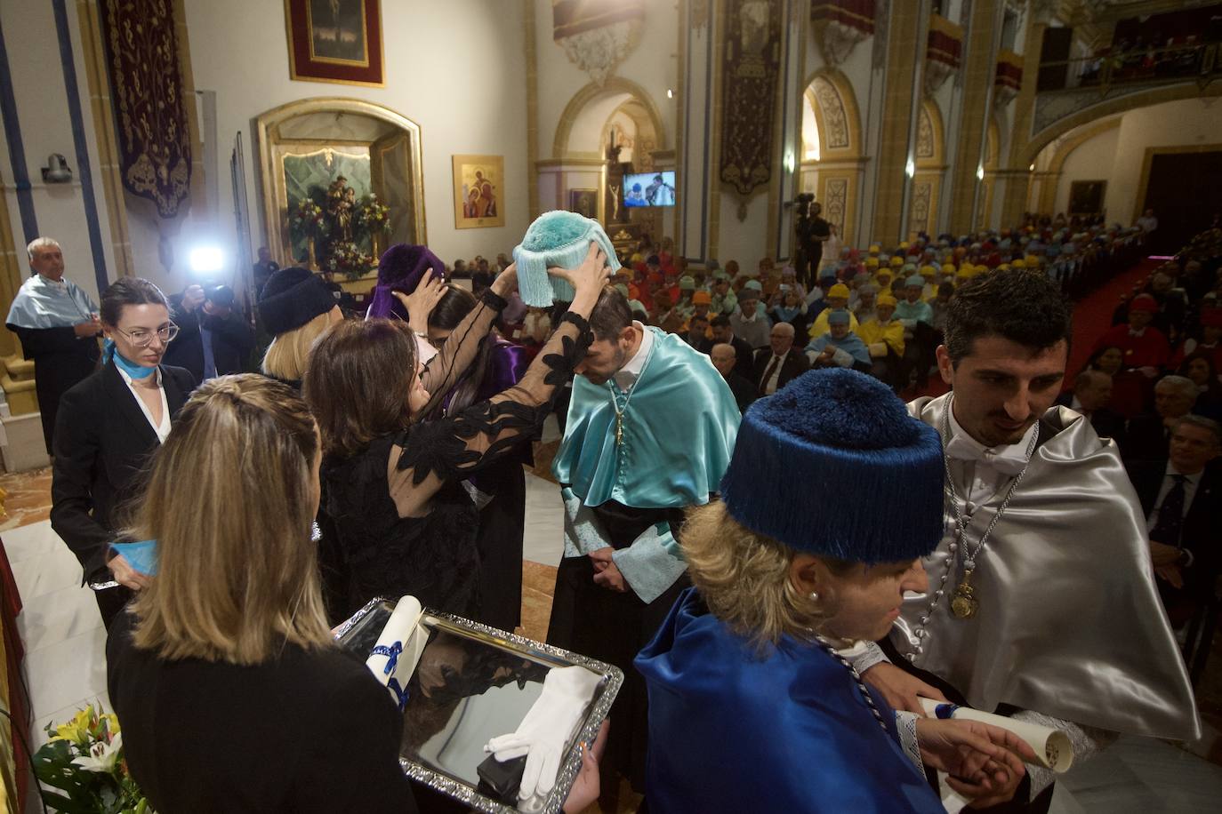 El acto de la UCAM por el día de San Antonio, en imágenes