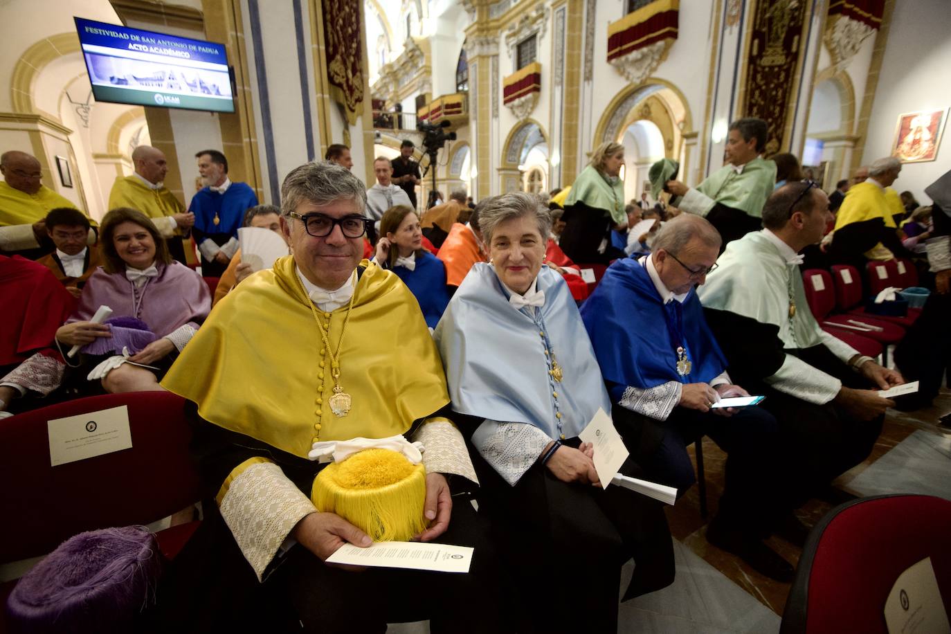El acto de la UCAM por el día de San Antonio, en imágenes