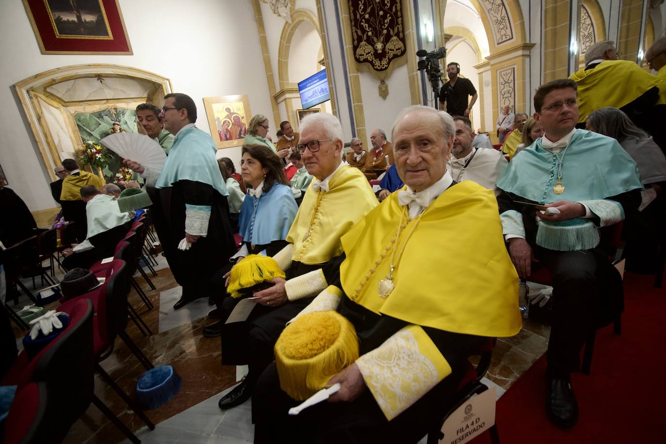El acto de la UCAM por el día de San Antonio, en imágenes