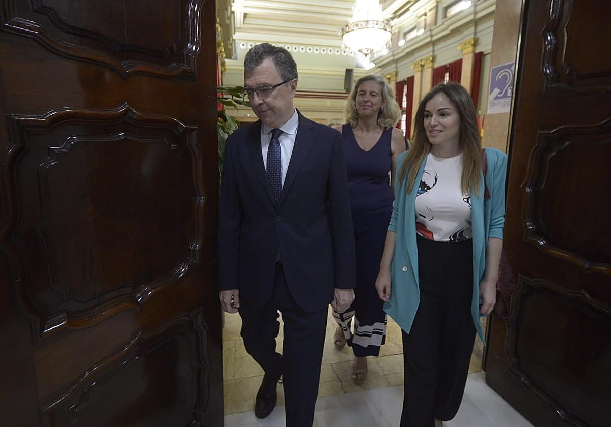 José Ballesta, este miércoles, tras el pleno extraordinario del Ayuntamiento de Murcia.