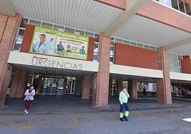Puerta de Urgencias de La Arrixaca, en una imagen de archivo.
