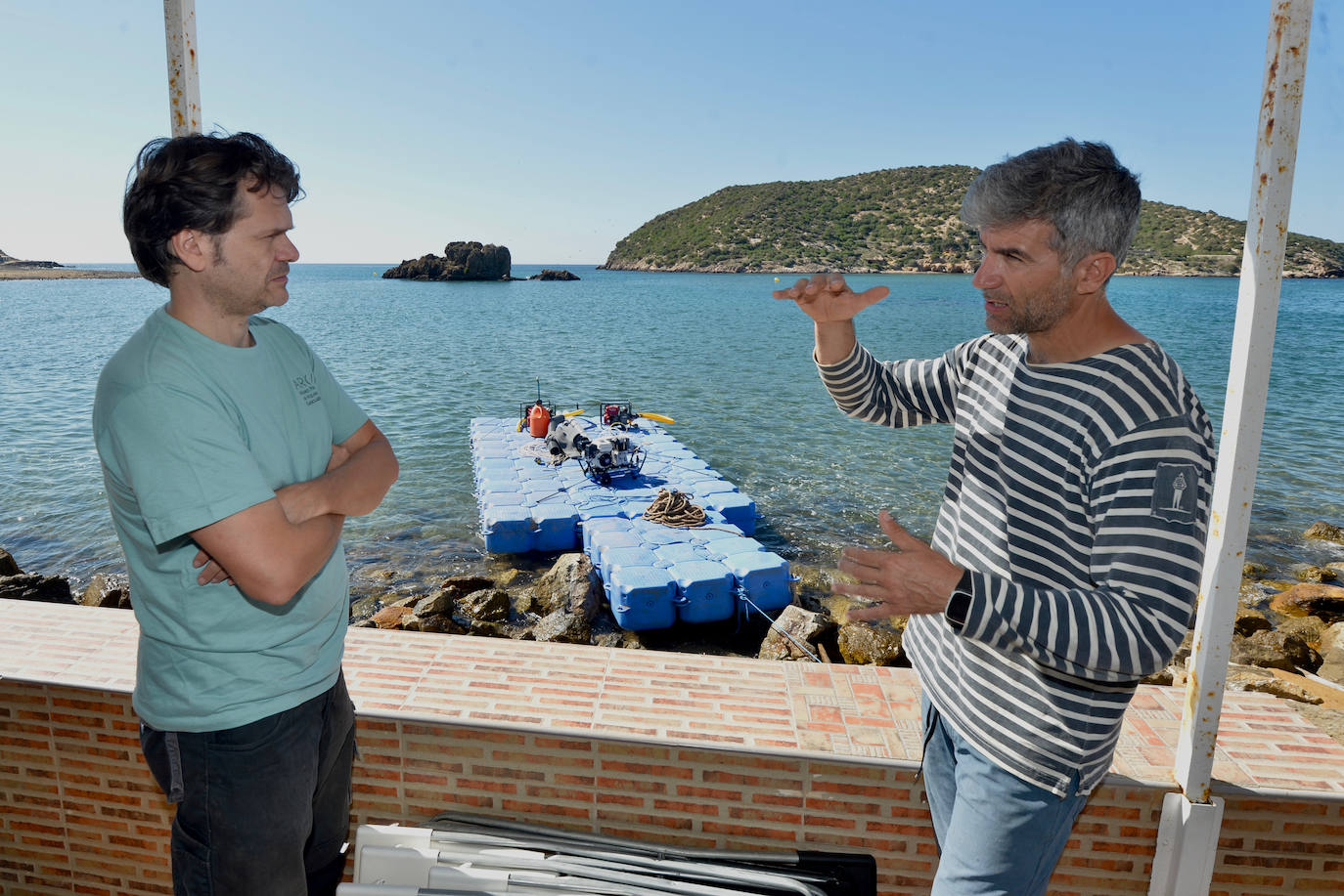 Los arqueólogos examinan ya el barco fenicio de Mazarrón