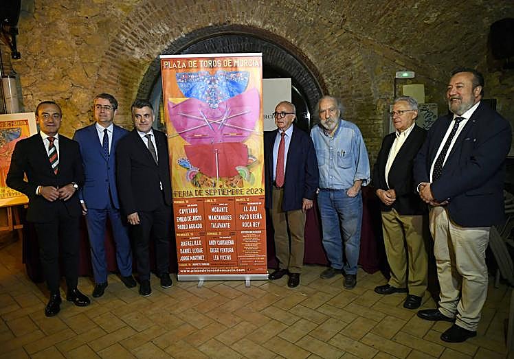 Presentación del cartel anunciador de la feria taurina de Murcia 2023, este viernes.