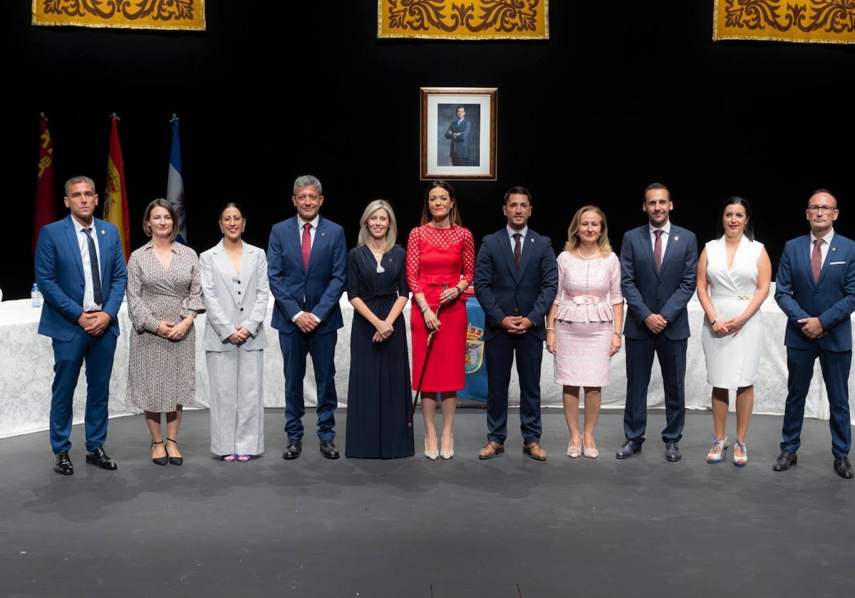 El equipo de gobierno de Águilas, en el Pleno de investidura.