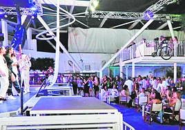 Los asistentes pudieron ver un adelanto del 'show' de 'Vëla' mientras disfrutaban de una variada propuesta gastronómica.