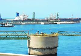 Un petrolero, en los muelles de Escombreras, en una fotografía de archivo.