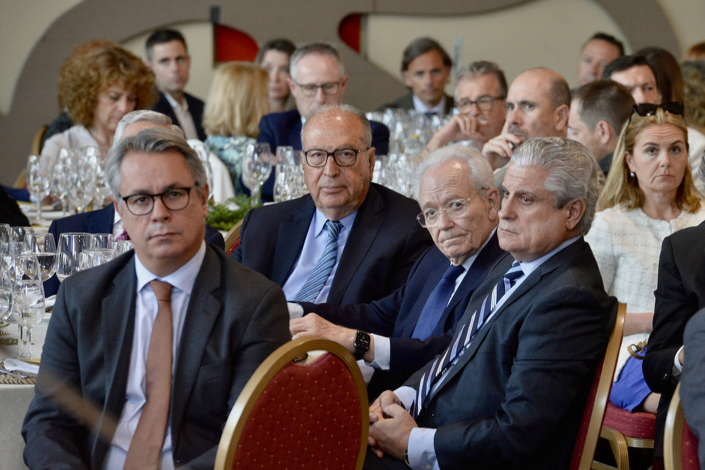 Despedidas y homenajes en la asamblea general de Croem