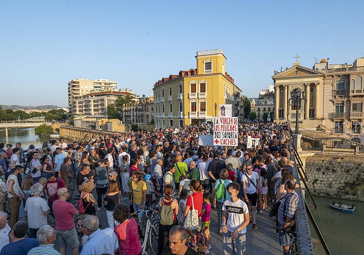 Protesta en el Puente de los Peligros de Murcia