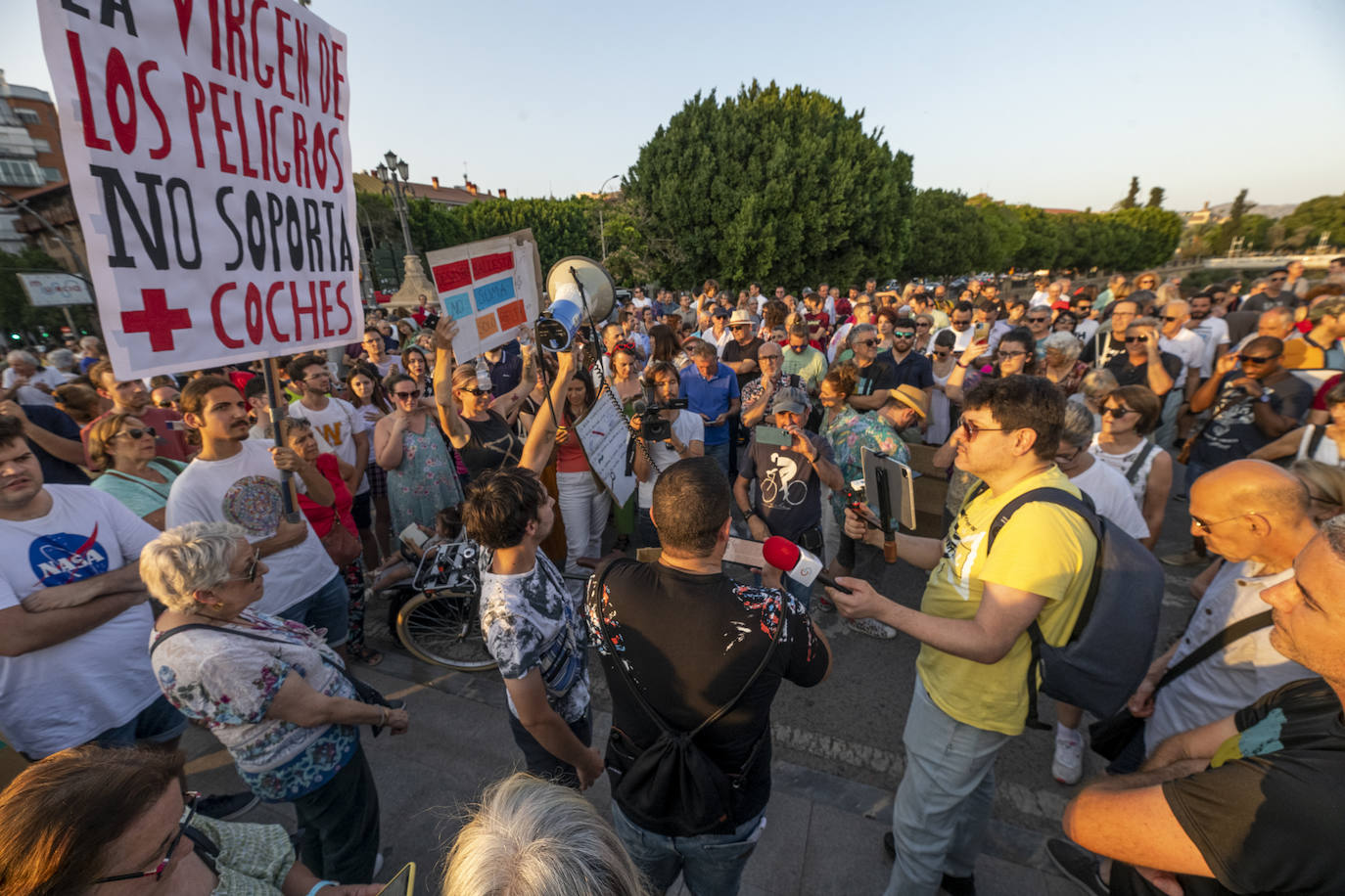 Protesta en el Puente de los Peligros de Murcia